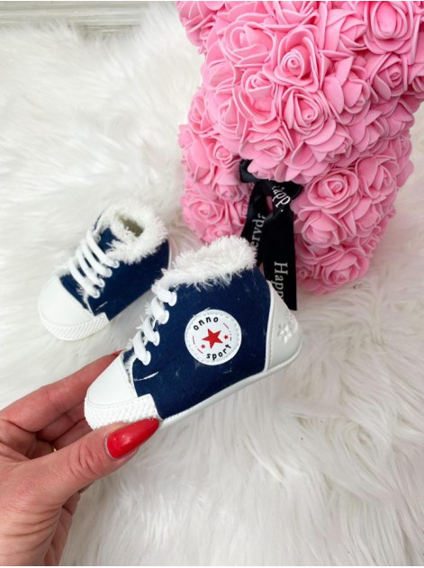 Granatowe buciki ocieplane