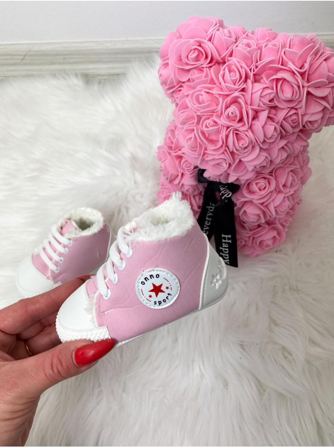 Pudrowe buciki ocieplane